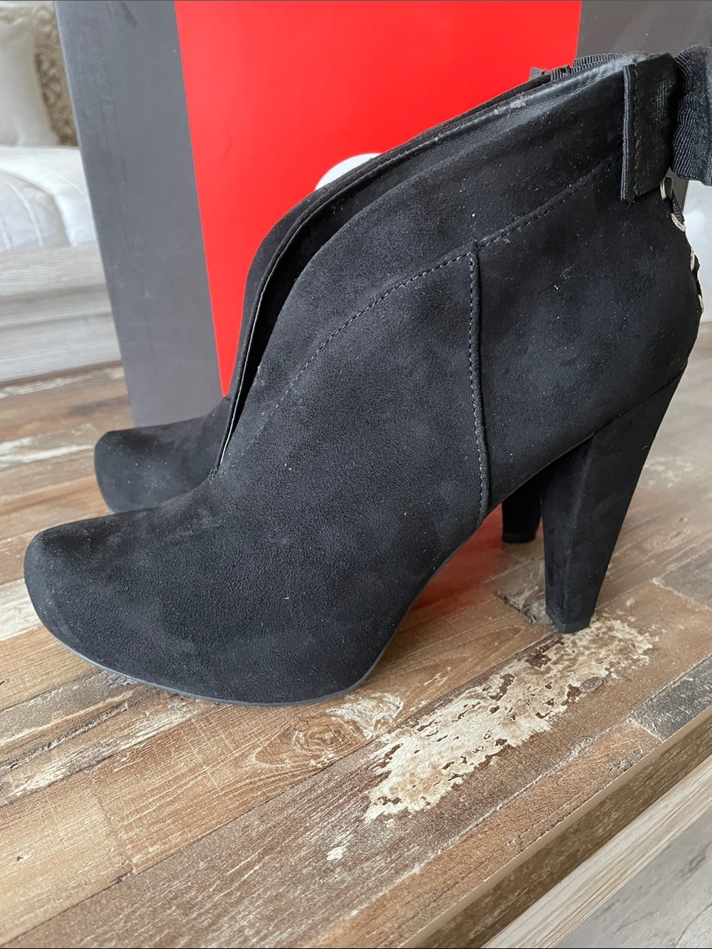 Guess Booties - Picture 4 of 7
